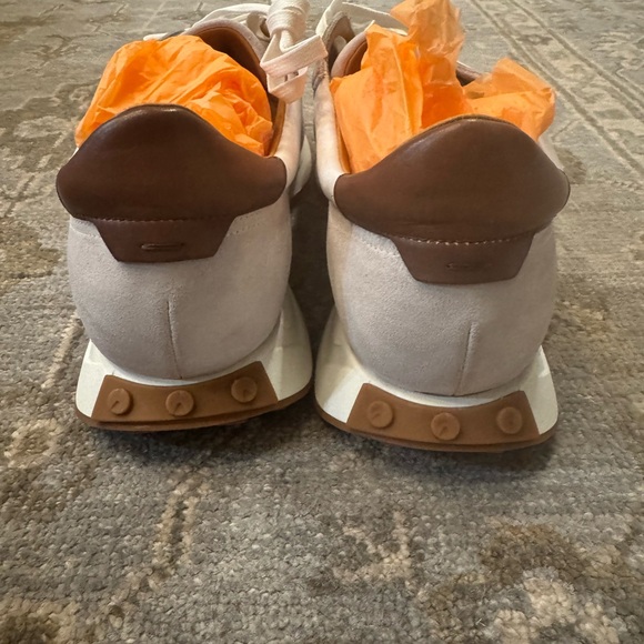 Magnanni Brown and Cream Sneakers - Picture 2 of 4